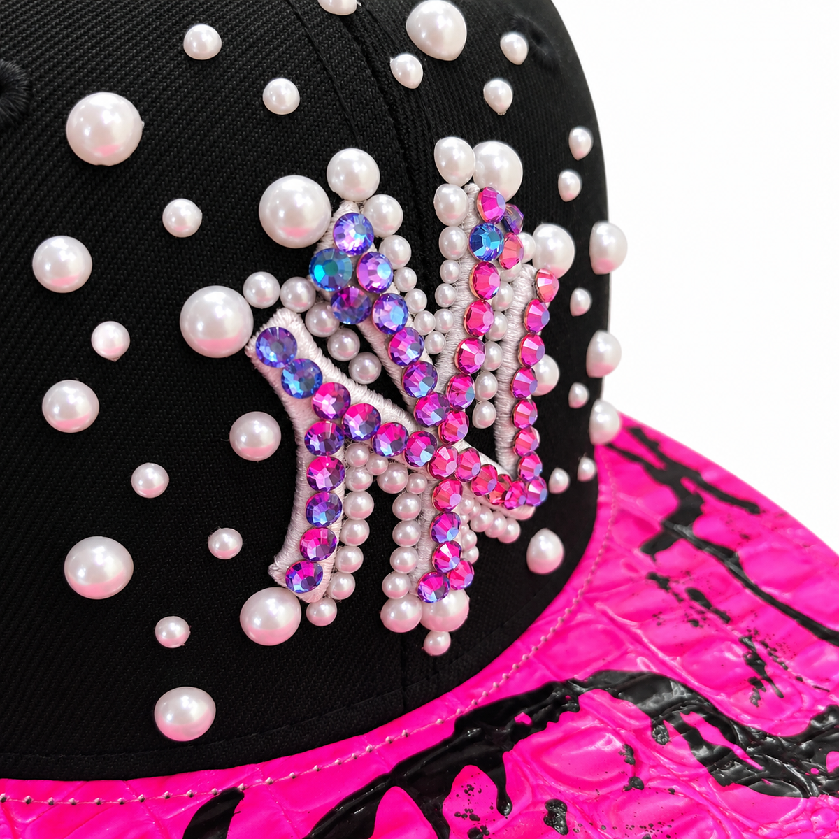 CAP CUSTOM NEW ERA 59FIFTY “NY MAGENTA COCO CRYSTAL”