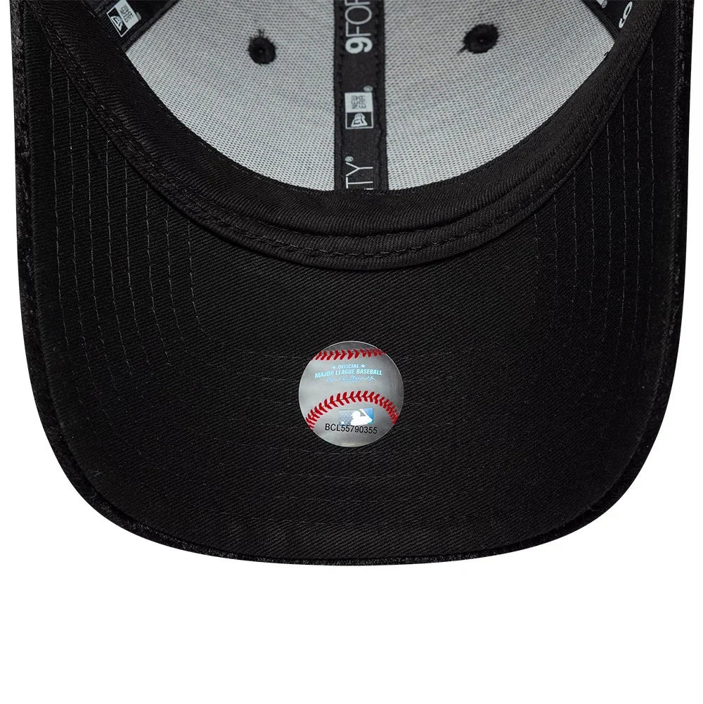 New Era CAPPELLO 9FORTY New York Yankees Women’s MLB Patterned Velour Black Adjustable