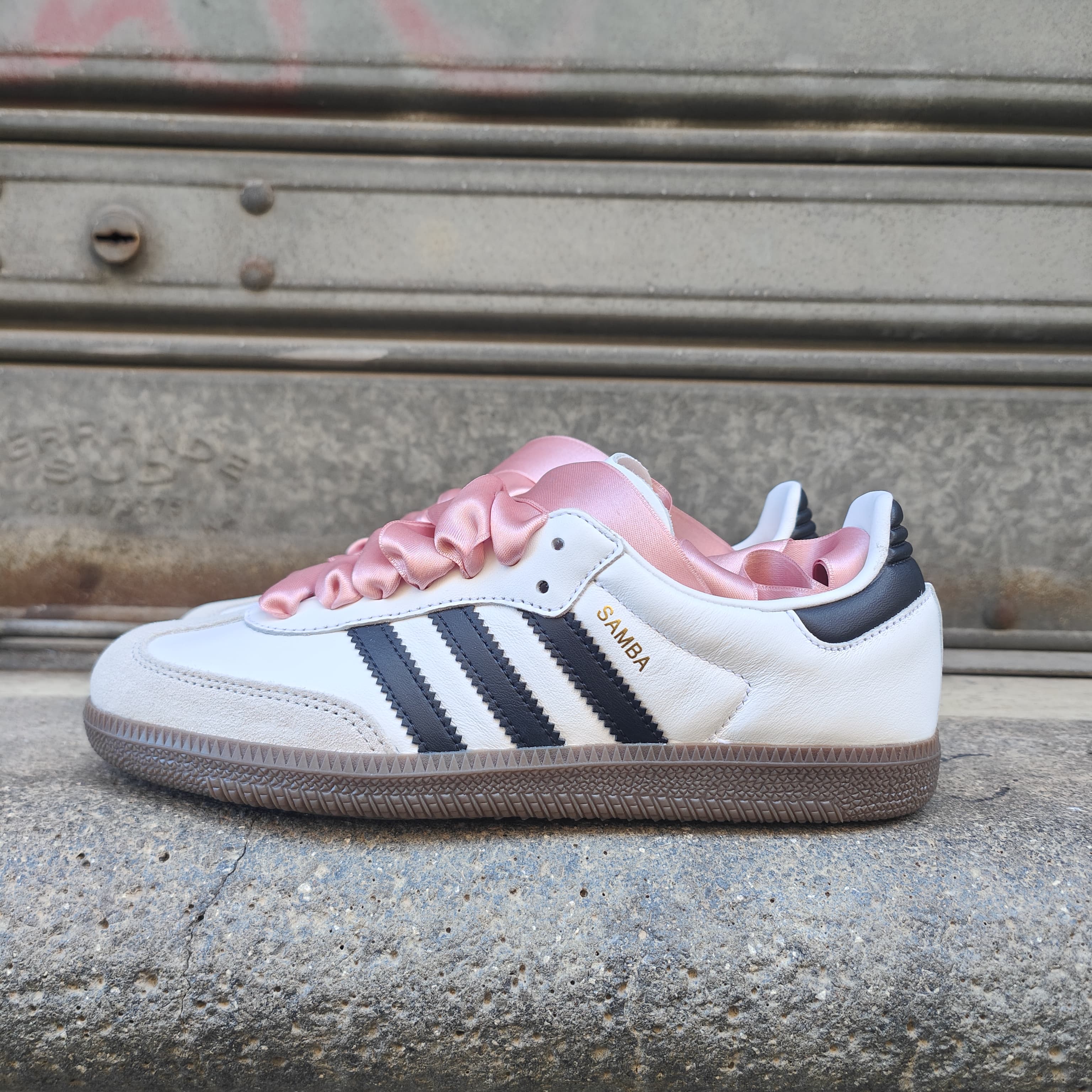 Snezed ADIDAS SAMBALONG LACES ROSE