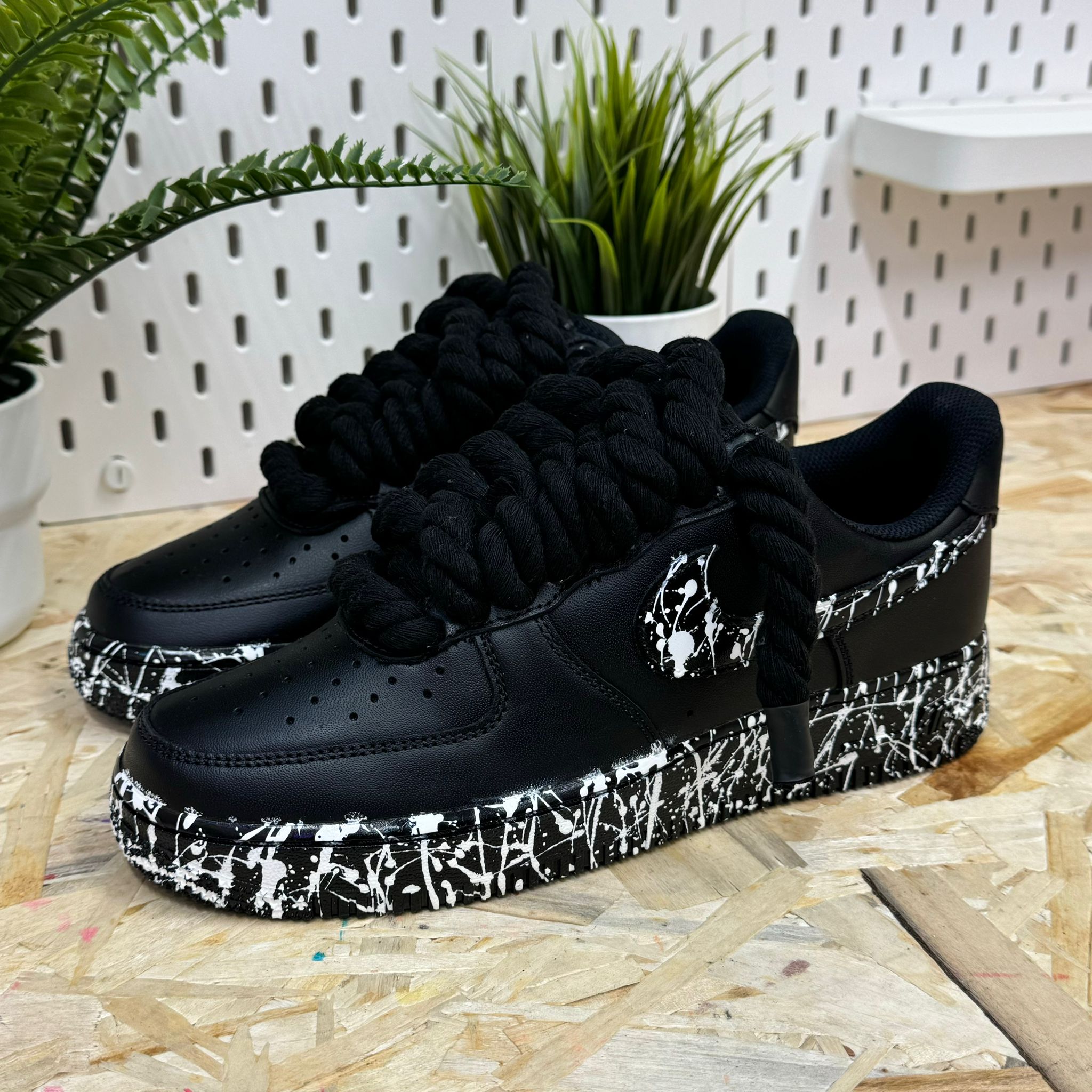 Snezed AIR FORCEROPE LACES SKIZZI BLACK