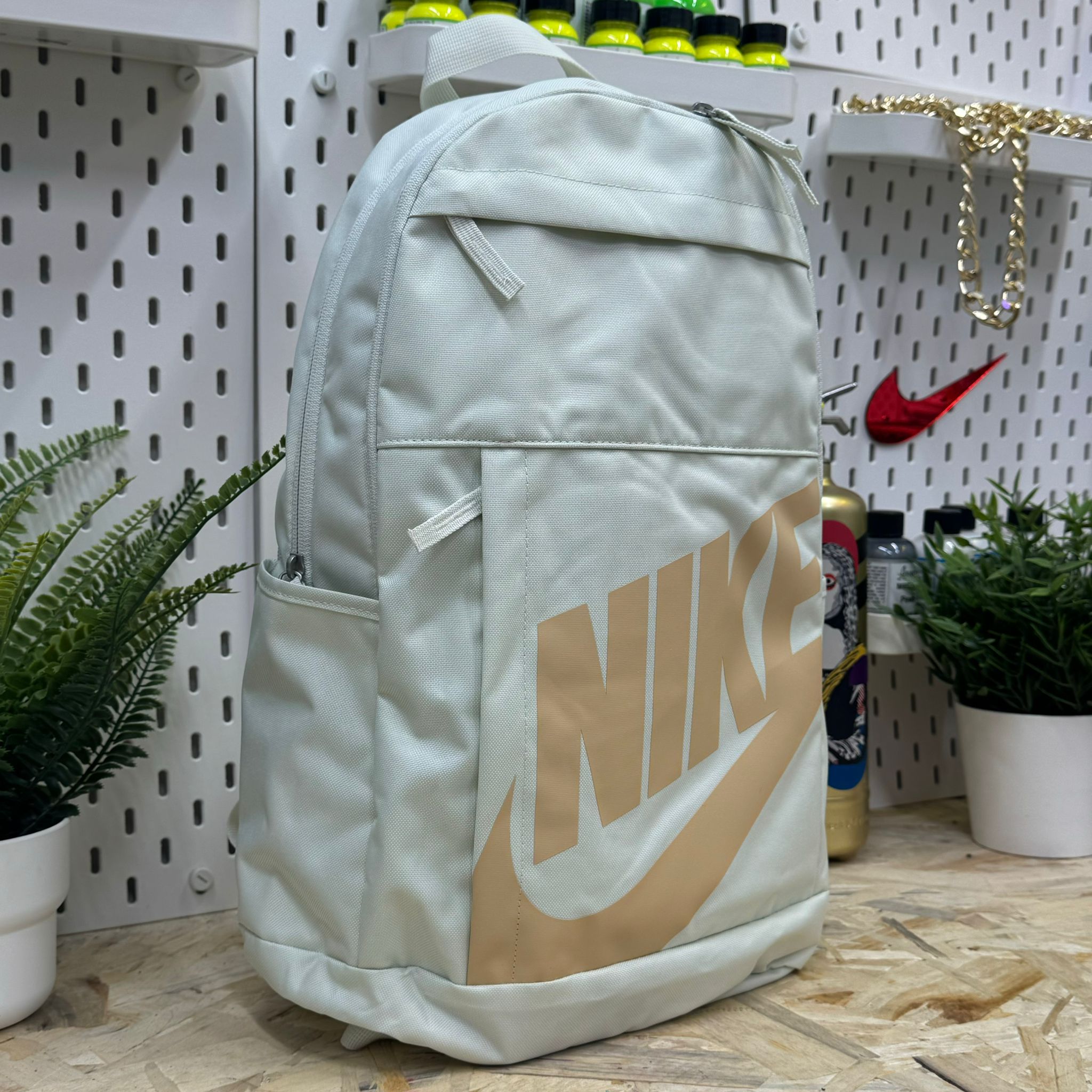NIKE DD0559-020