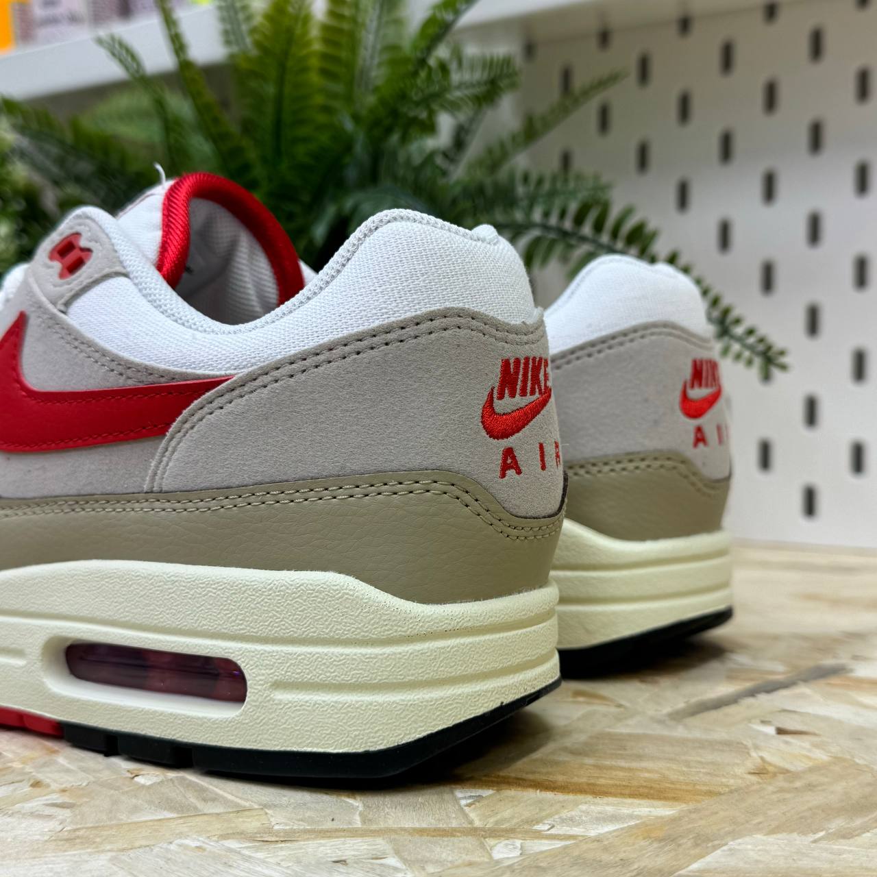 NIKE HF4312-100