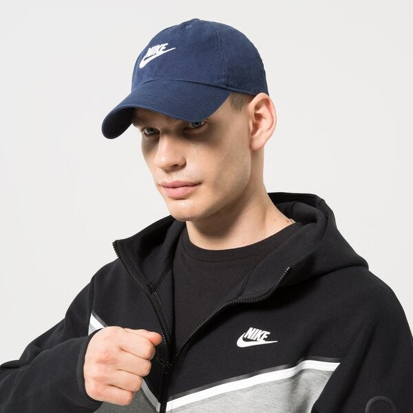 NIKE 913011-413