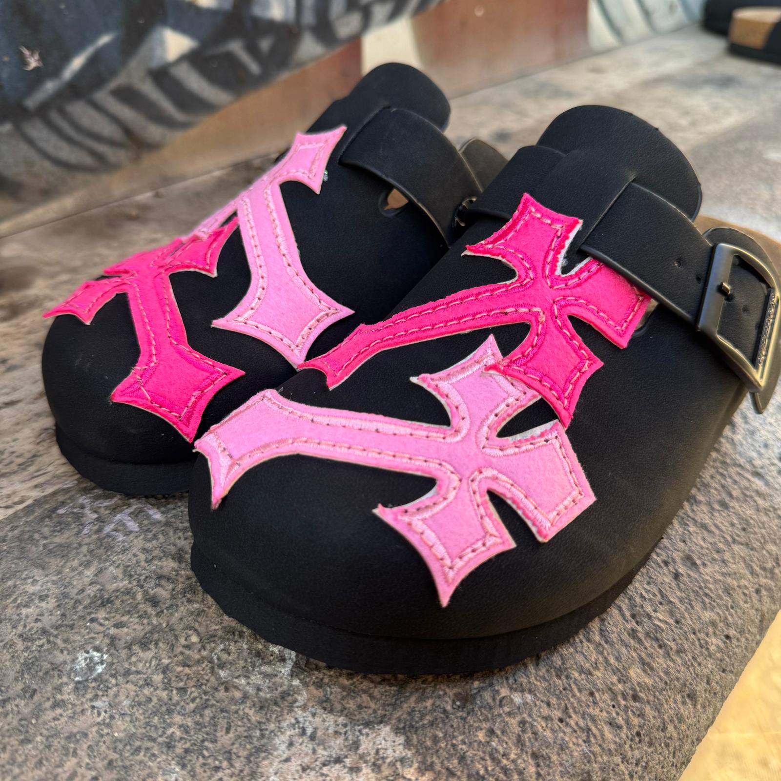 Snezed Cross Mule – Pink Edition