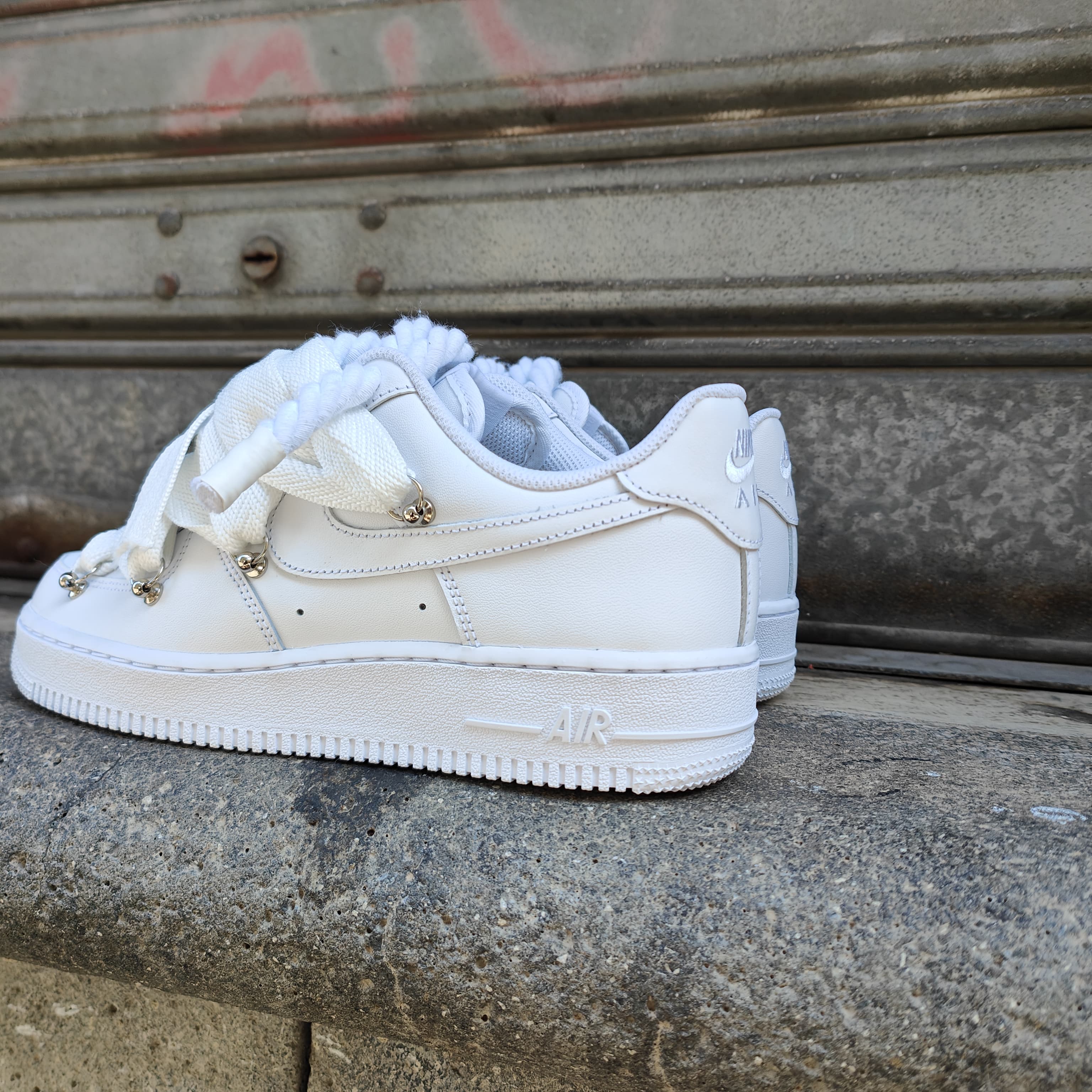 Snezed NIKE AIR FORCEROPE TRIPLE LANVIN TITAN LACE