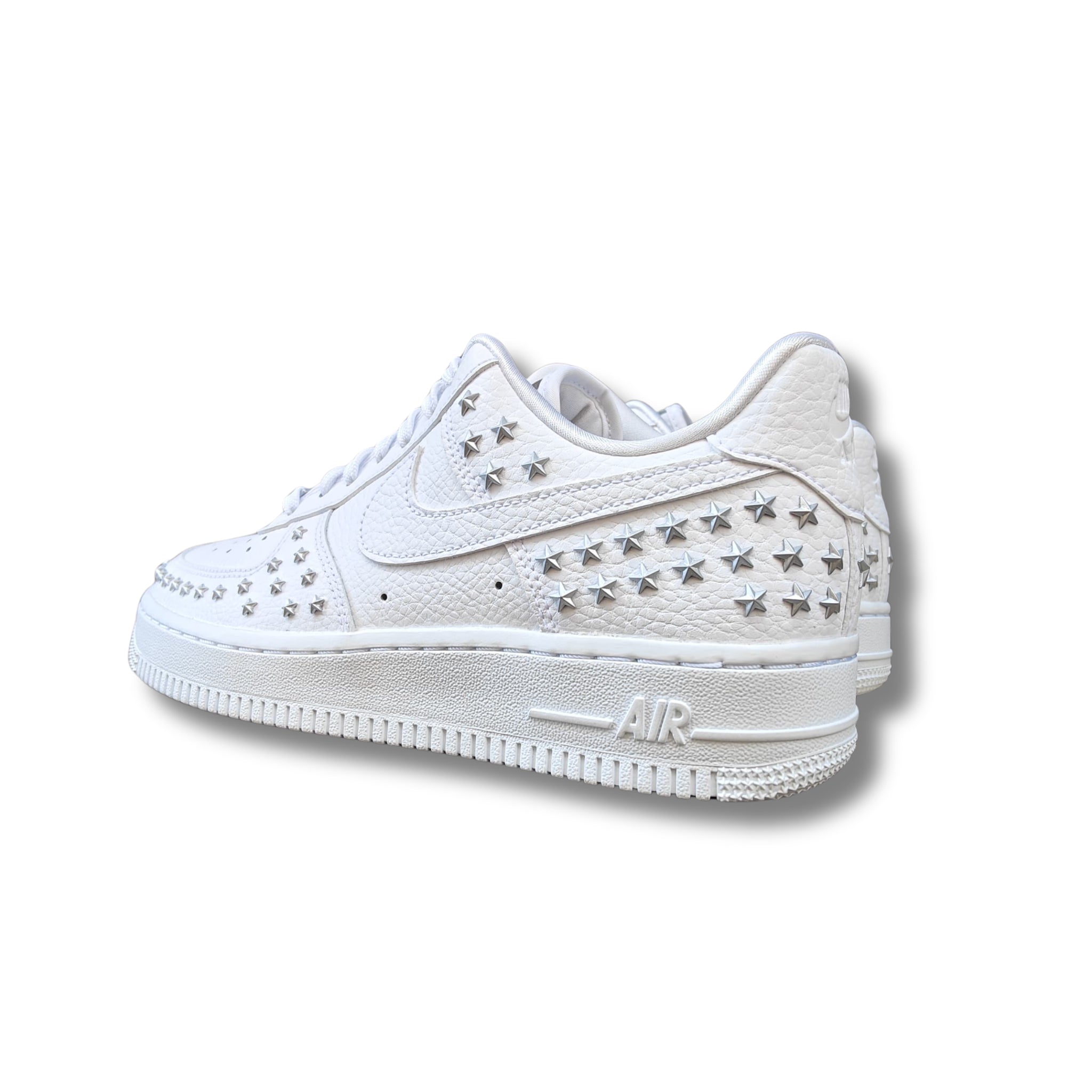 NIKE AR0639-100