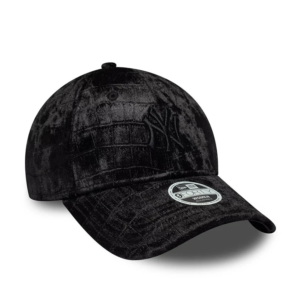 New Era CAPPELLO 9FORTY New York Yankees Women’s MLB Patterned Velour Black Adjustable
