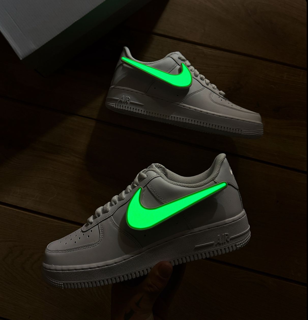 Snezed NIKELED SWOOSH