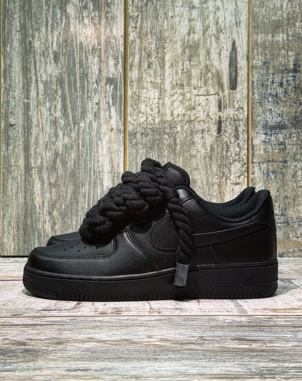 Snezed NIKEROPE LACES BLACK