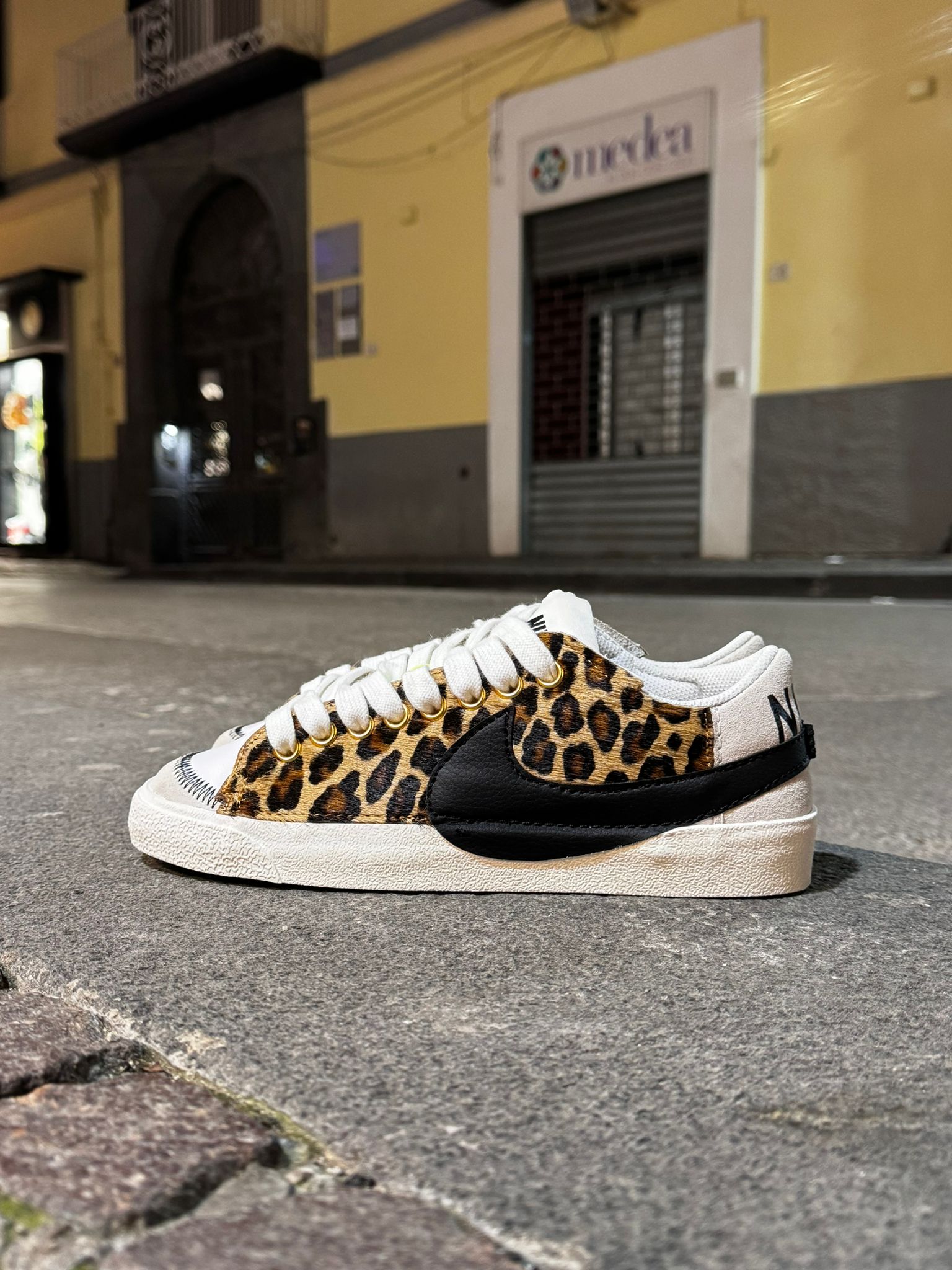 Snezed NIKE BLAZER JOMBO LOWANIMALIER CAVALLINO