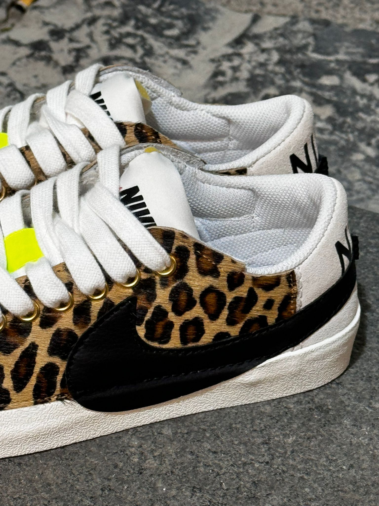 Snezed NIKE BLAZER JOMBO LOWANIMALIER CAVALLINO