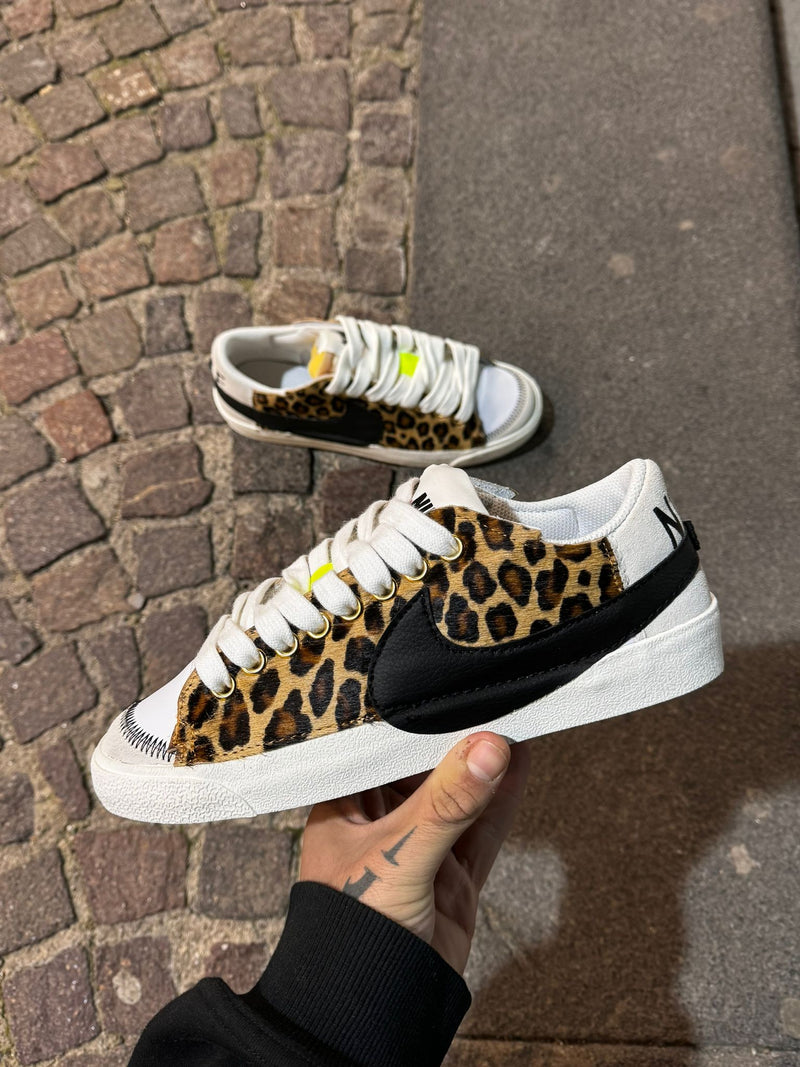 Snezed NIKE BLAZER JOMBO LOWANIMALIER