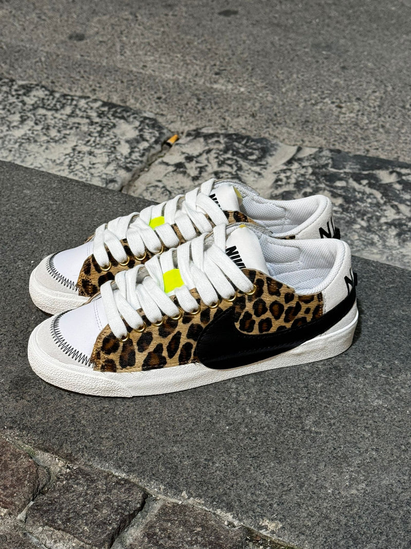 Snezed NIKE BLAZER JOMBO LOWANIMALIER