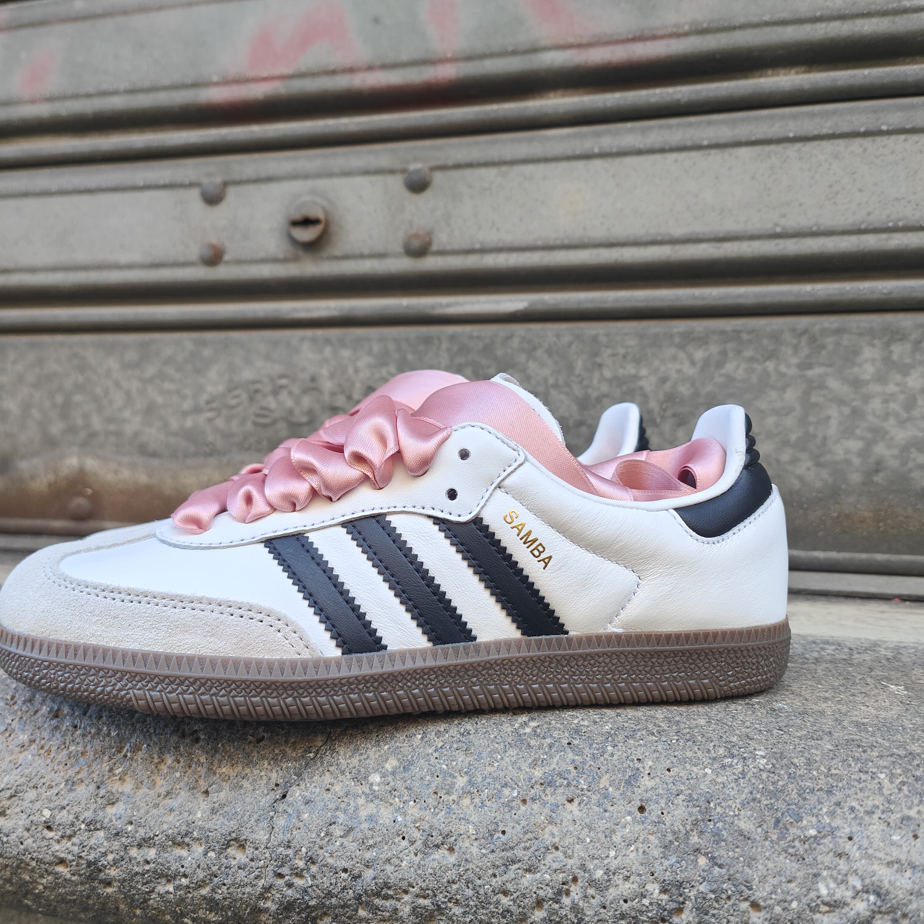 Snezed ADIDAS SAMBALONG LACES ROSE