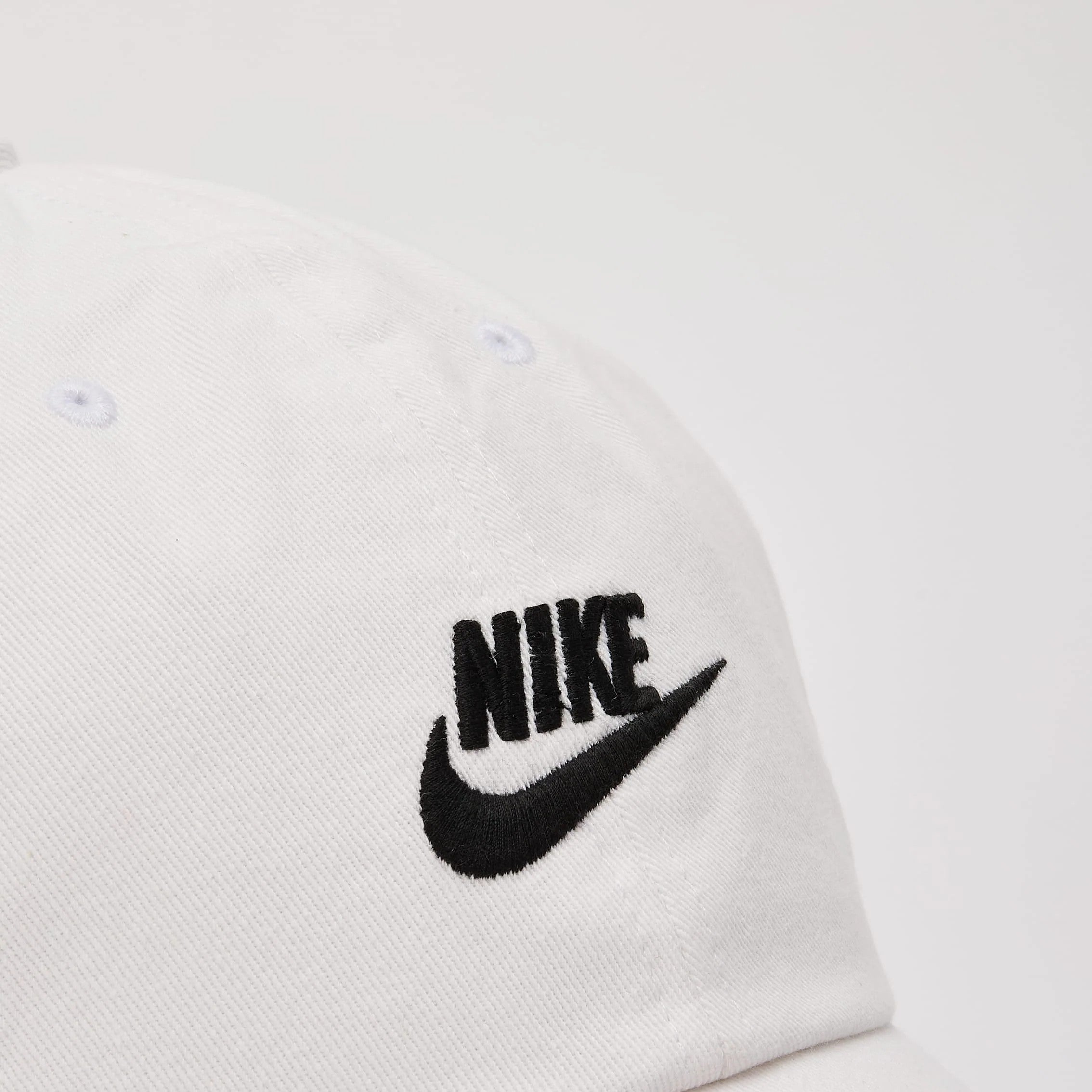 NIKE FB5368-100