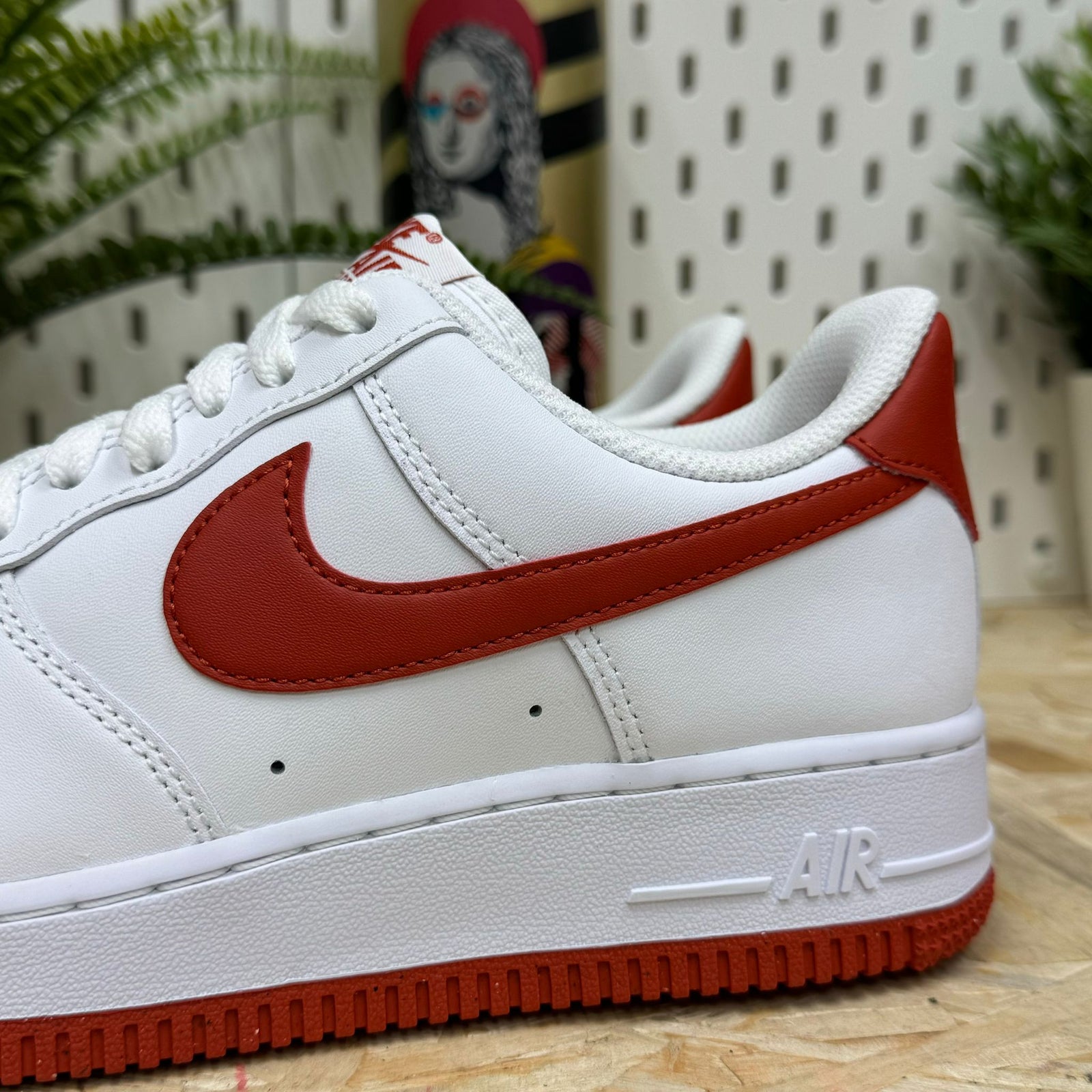 Nike Air Force 1 07 Rosso Drago