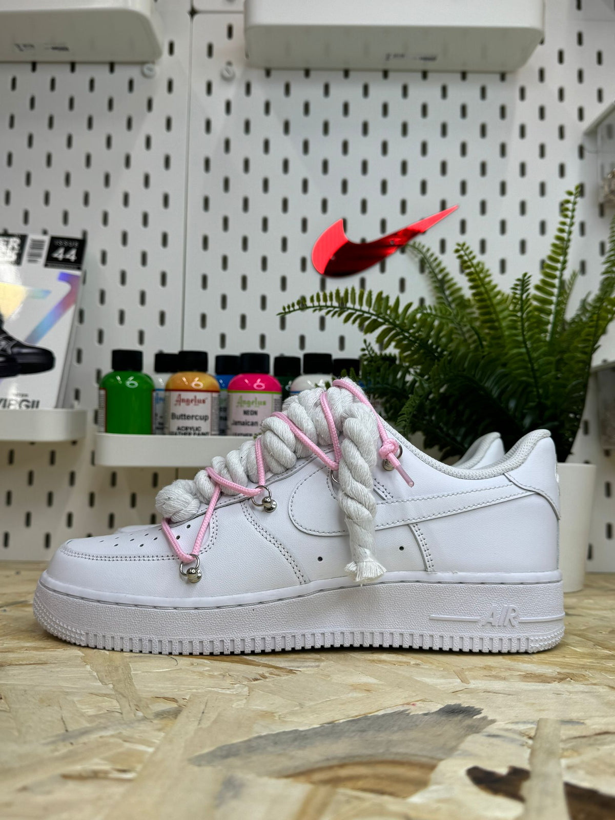 NIKE AIR FORCE ROPE LACES TRIPLE PINK