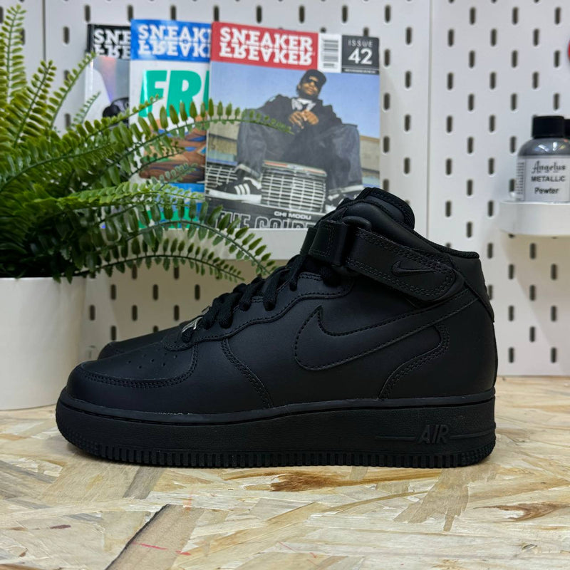 Air force 1 mid black womens online