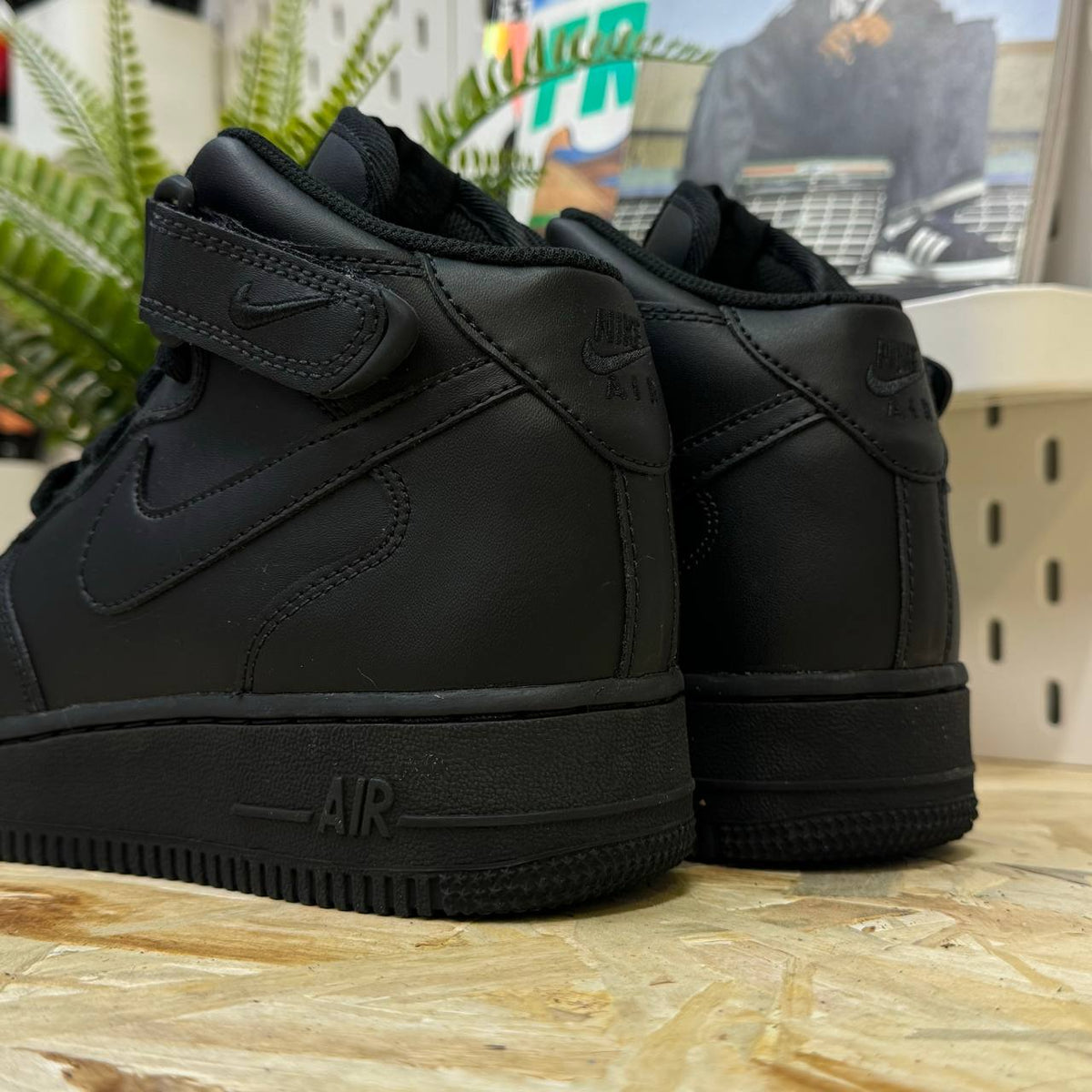 Nike Air Force 1 hotsell Mid