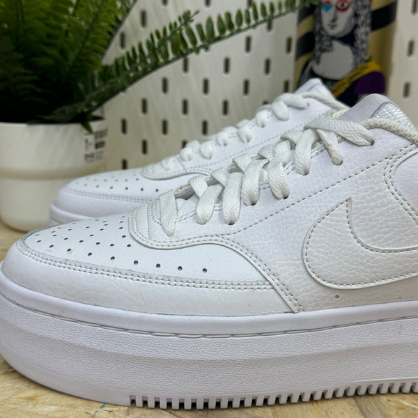 NIKE DM0113-100