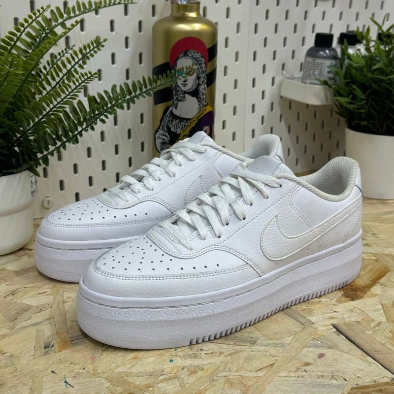 NIKE DM0113-100