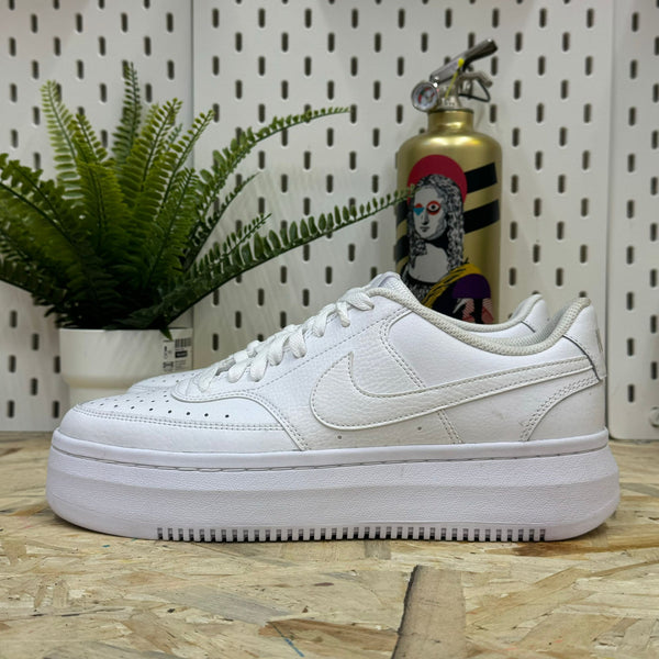 NIKE DM0113-100