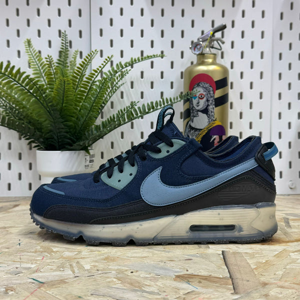 NIKE DV7413-400