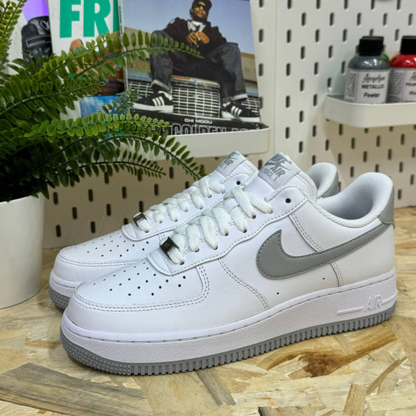 NIKE Air Force 1 Low