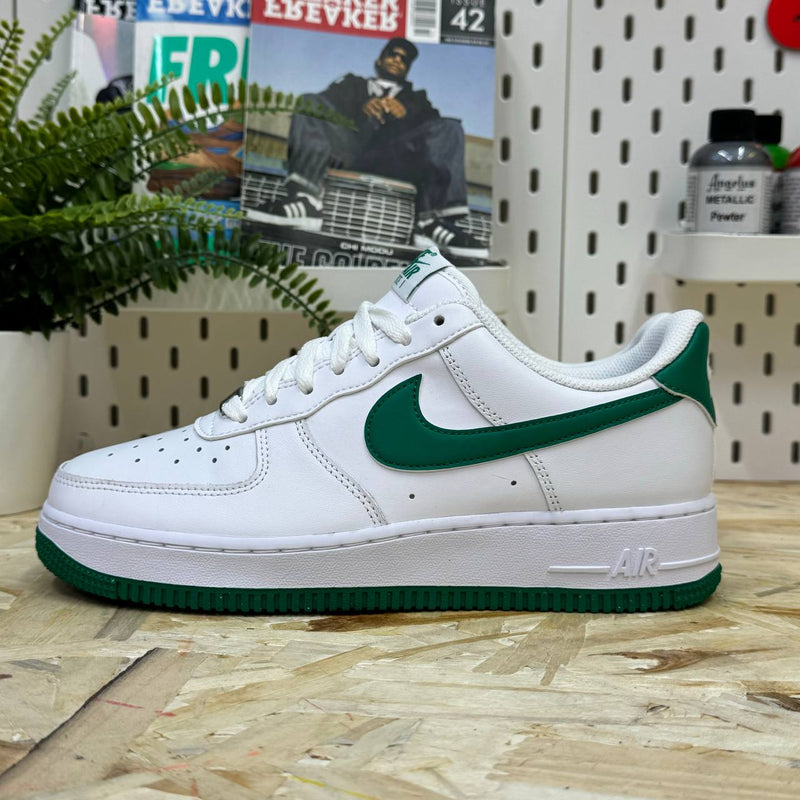 NIKE Air Force 1 Low