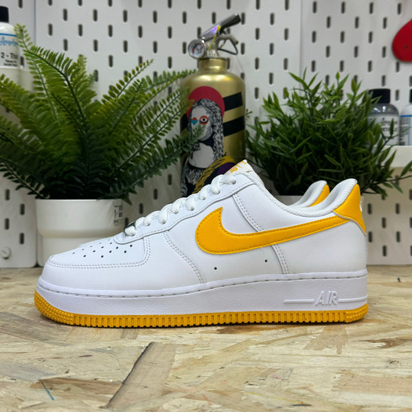 Nike Air Force 1 Low "University Gold"