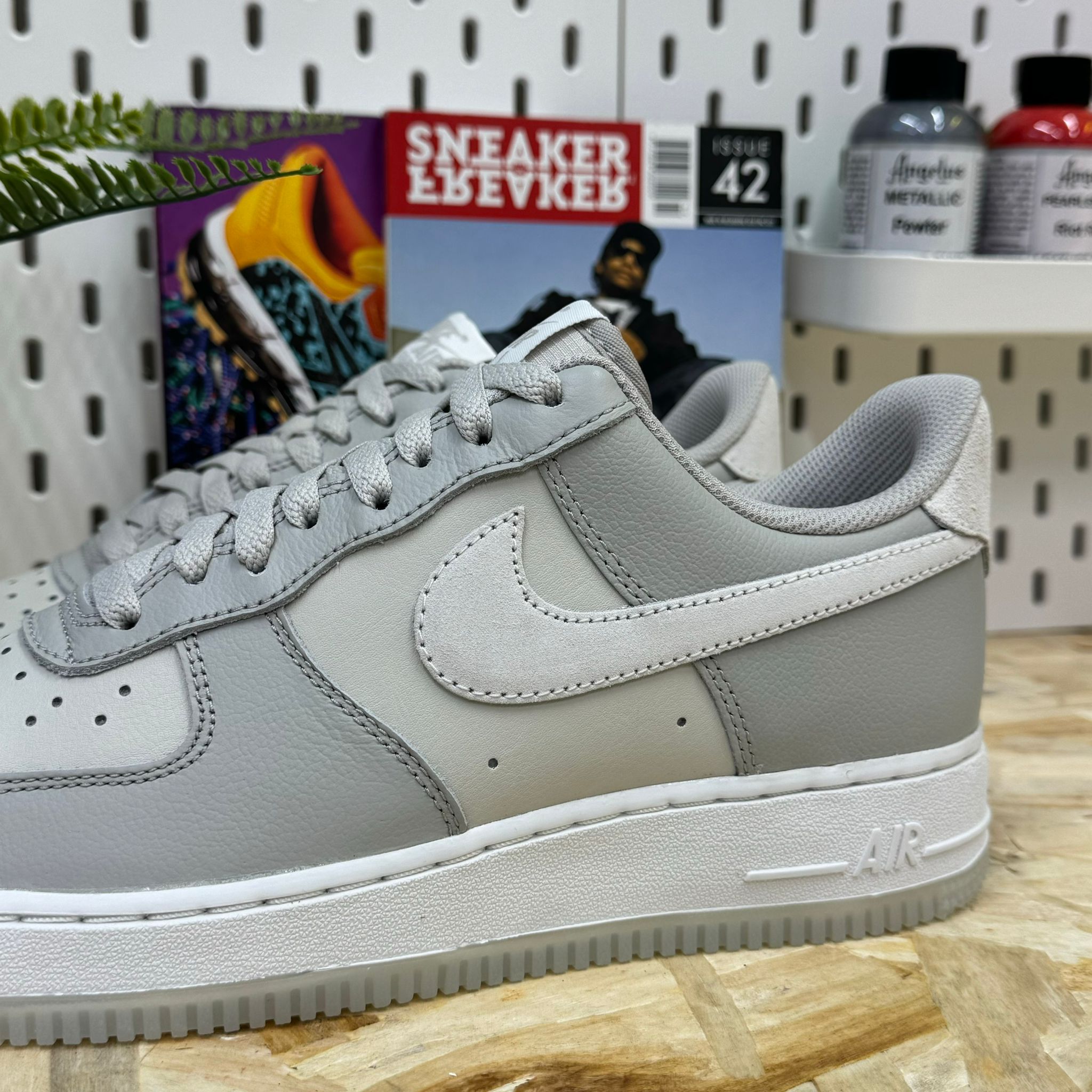 NIKE AIR FORCE 1 '07 LV8