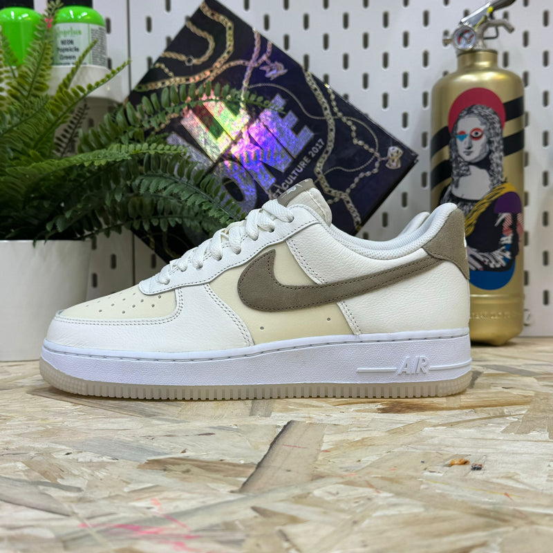 Nike Air Force 1 '07 LV8