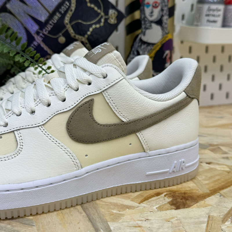 Nike Air Force 1 '07 LV8