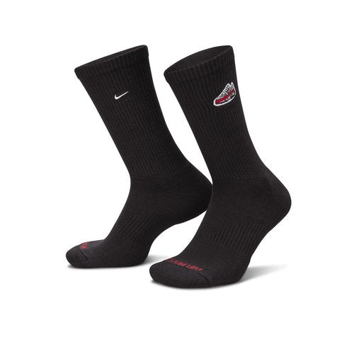 NIKE FQ0327-010