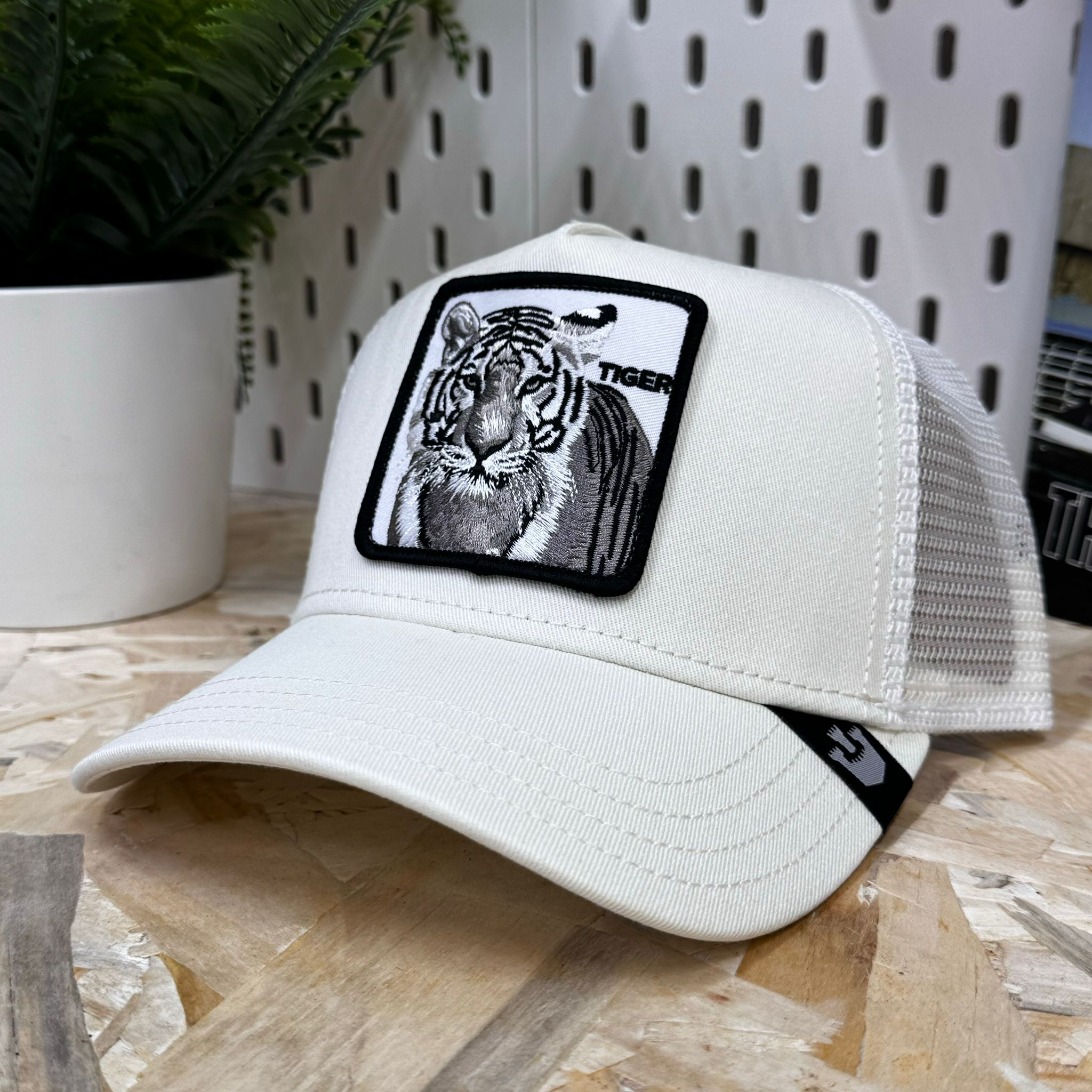 GOORIN BROS 101-0392 SNOTHE WHITE TIGER