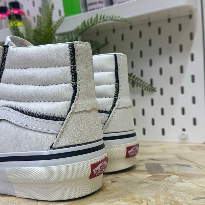 VANS VN0005UKW001-001