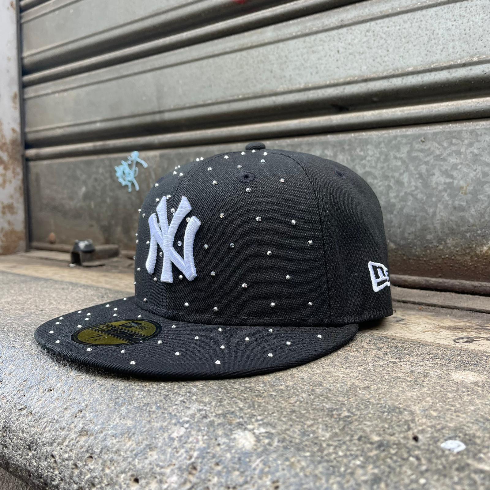 Snezed CAP CUSTOM NE-NY STAR IDENTITY