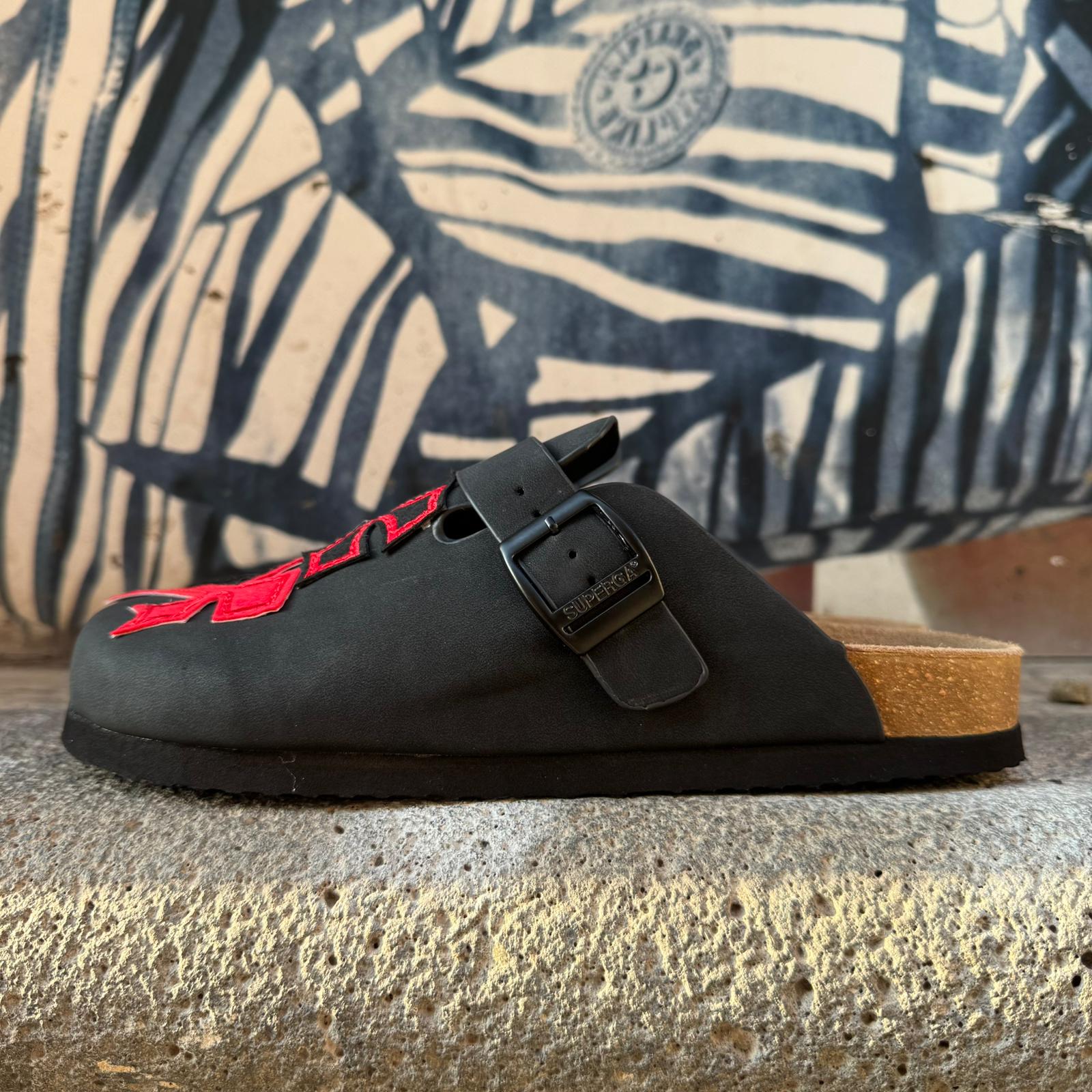 Snezed Cross Mule – Obsidian Red