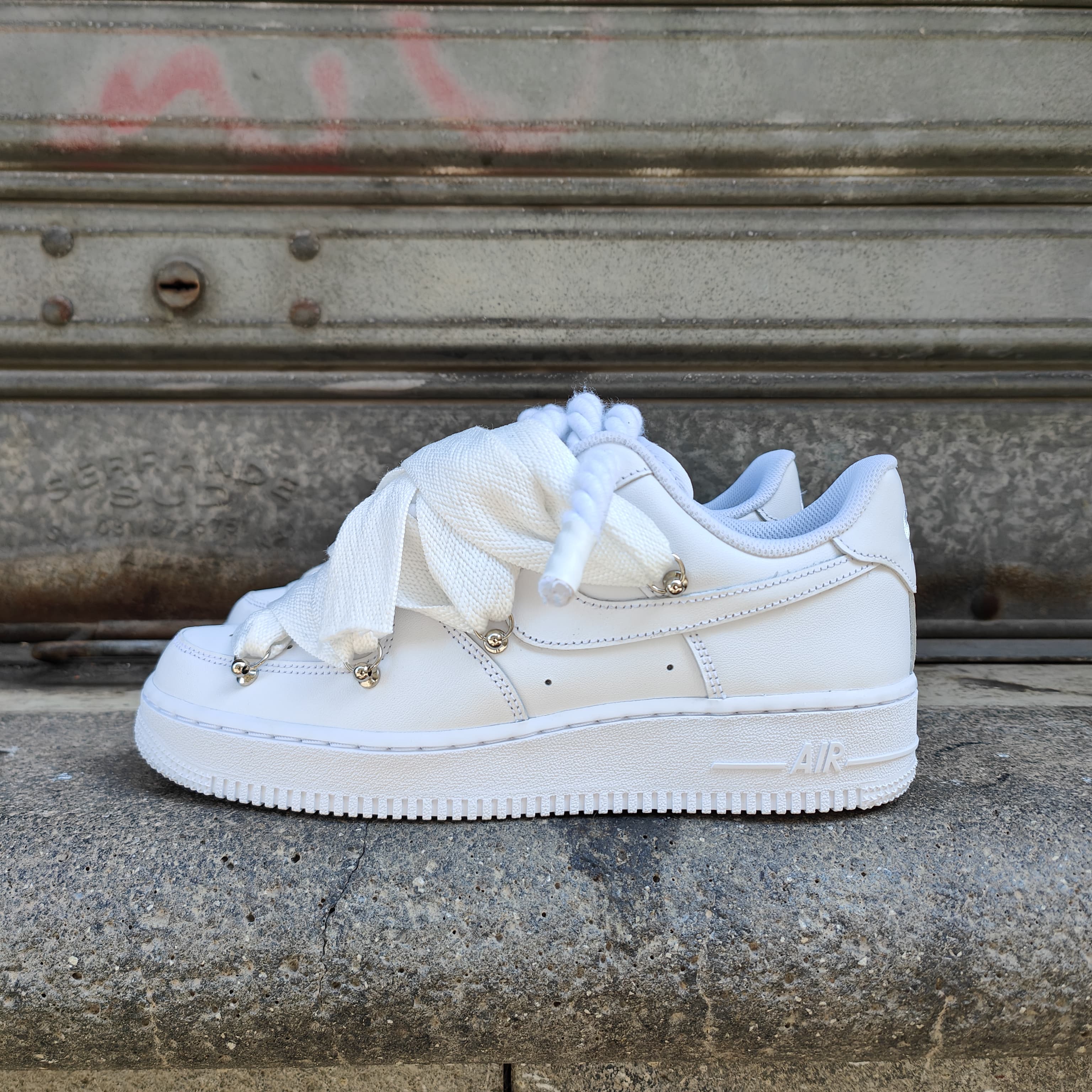 Snezed NIKE AIR FORCEROPE TRIPLE LANVIN TITAN LACE
