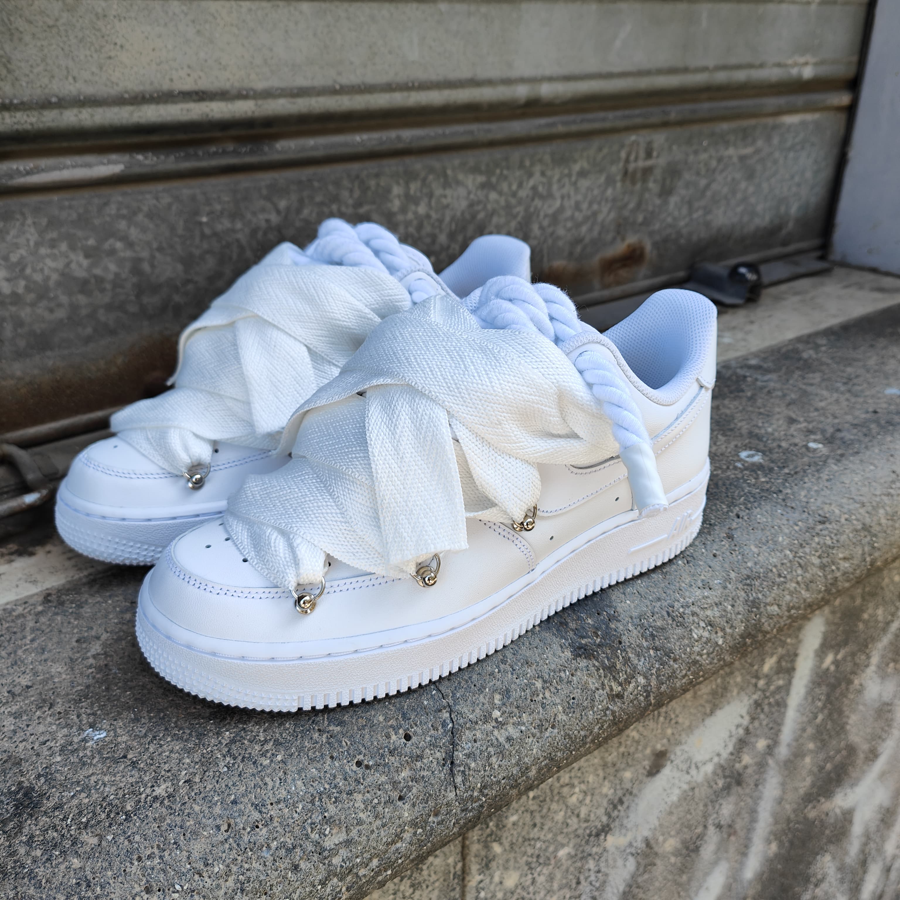 Snezed NIKE AIR FORCEROPE TRIPLE LANVIN TITAN LACE