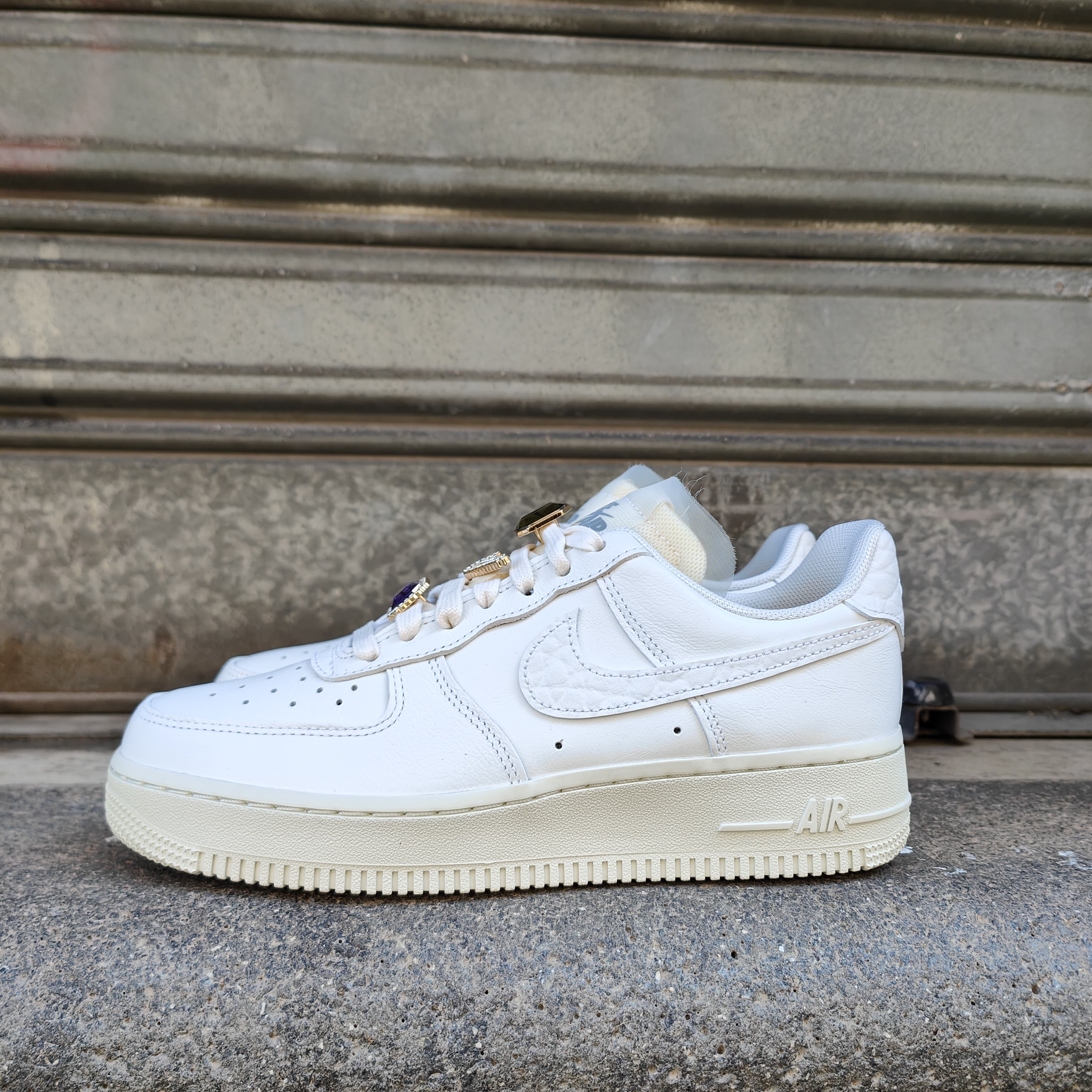 NIKE DN5463-100