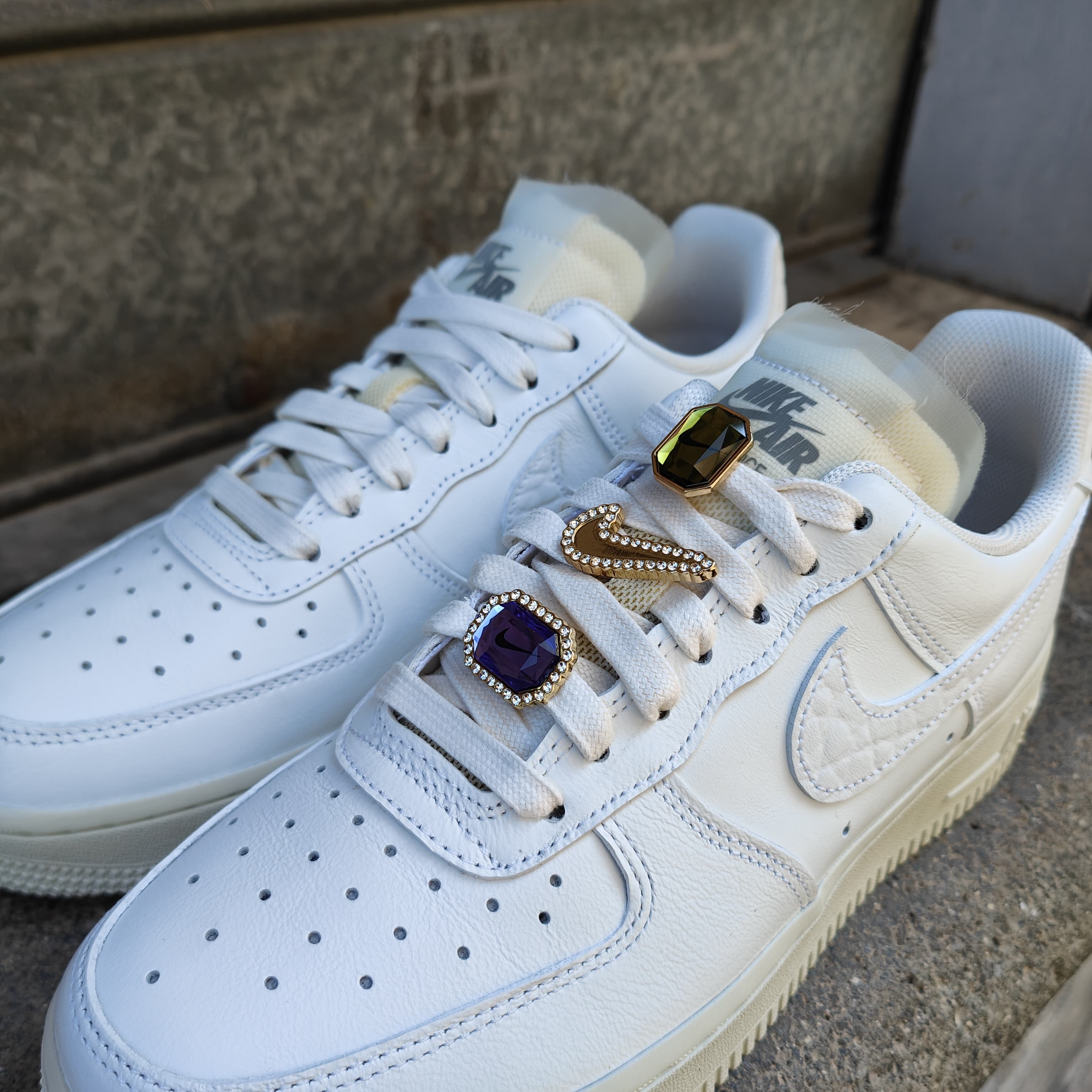 NIKE DN5463-100